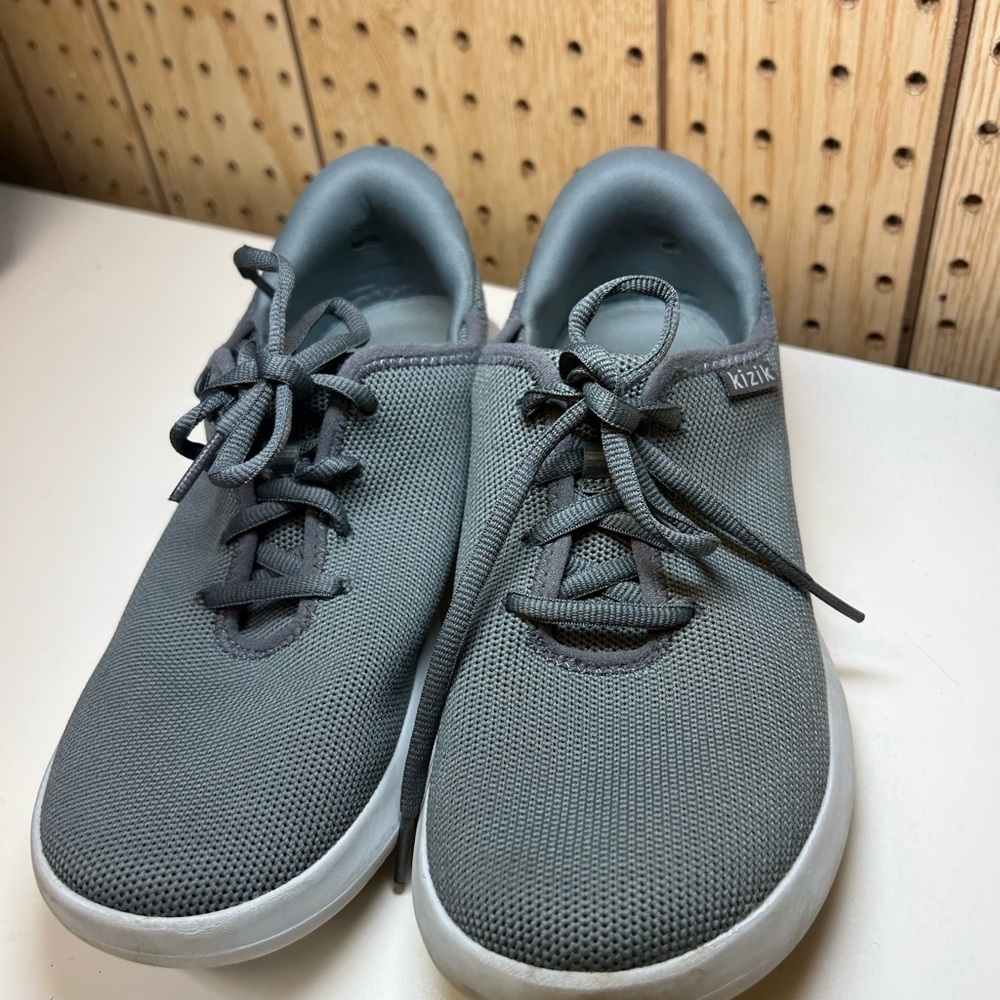 Kizik Women's Gray Sneakers